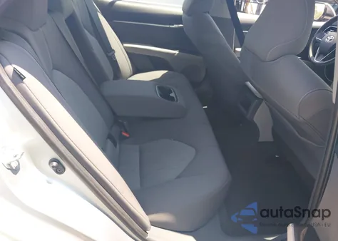 2022 Toyota Camry Le из США, поврежденный, VIN 4T1C11AK4NU044000